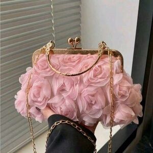 Romantic Pink Rose-Embellished Evening Clutch with Gold Chain